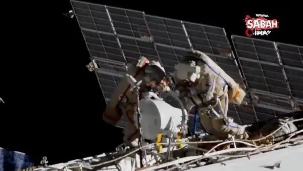 Rus kozmonotların Uluslararası Uzay İstasyonu'ndaki uzay yürüyüşüne başladı | Video