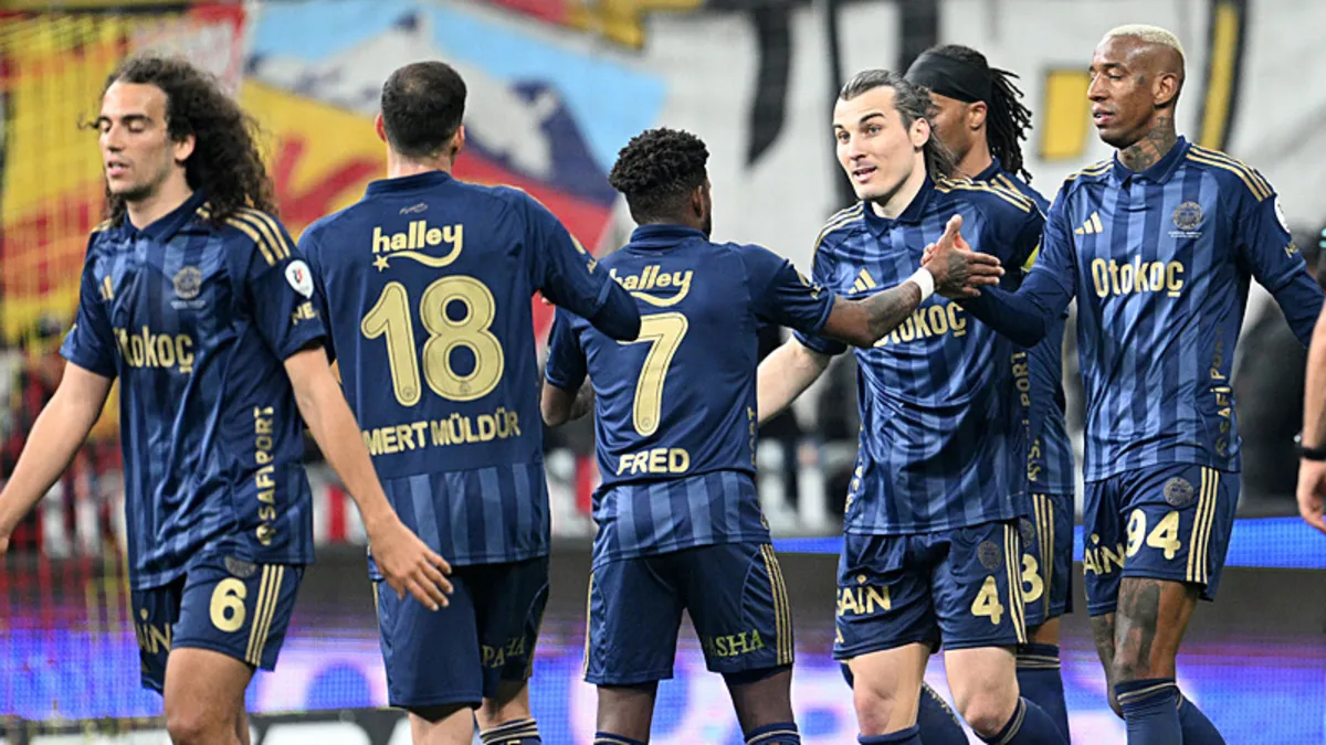 Fenerbahçe, Kayserispor deplasmanını rahat geçerek zirve takibini sürdürdü