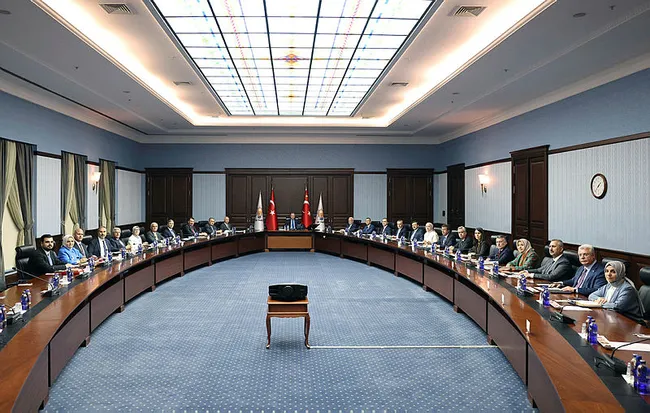 son-dakika-ak-parti-merkez-yurutme-kurulu-toplandi-1723460281653.jpg