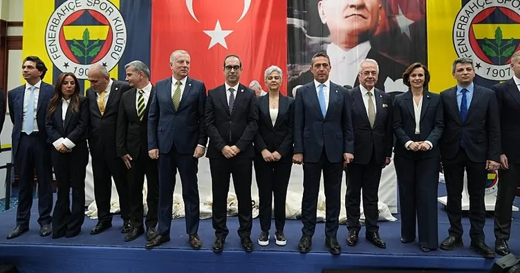 Fenerbahçe’de Yüksek Divan Kurulu Başkanı Şekip Mosturoğlu ve kurul üyeleri mazbatalarını aldı
