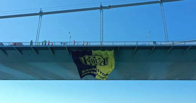 İstanbul köprülerinde Ankaragücü bayrakları