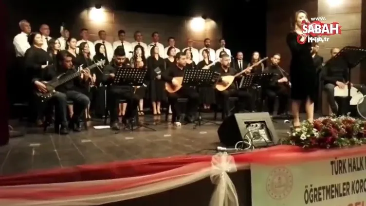Gedizli öğretmenlerden türkü şöleni