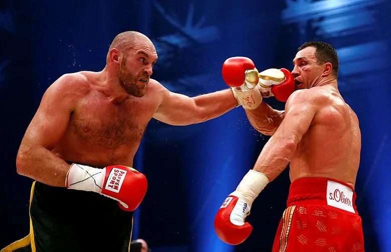 tyson-fury-ezeli-rakibi-anthony-joshuayi-destekleyecek-1632382184118.jpg