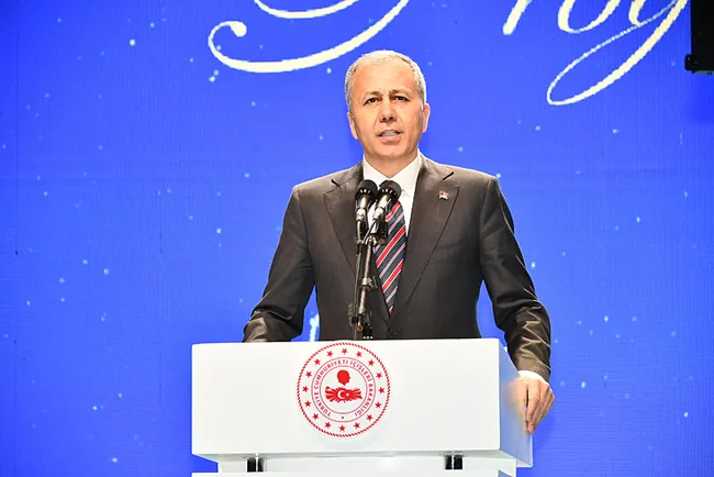 bakan-yerlikaya-amacimiz-40-yili-asan-bolucu-teror-girdabini-ortadan-kaldirmaktir-1741886443339.jpeg Bakan Yerlikaya: Amacımız 40 yılı aşan bölücü terör girdabını ortadan kaldırmaktır