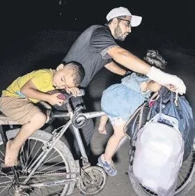 Gazze’de şanslı (!) bir baba