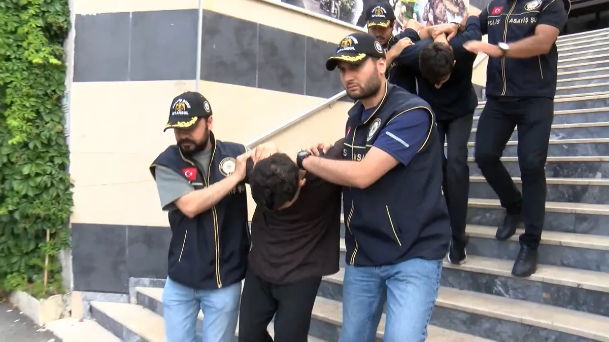 SON DAKİKA… İstanbul Esenyurt’taki Şehmus Mert Korkmaz cinayetinde yeni gelişme: 2 şüpheli Edirne’de yakalandı! SON DAKİKA… İstanbul Esenyurt’taki Şehmus Mert Korkmaz cinayetinde yeni gelişme: 2 şüpheli Edirne’de yakalandı!