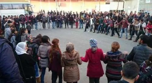 Diyarbakır ve Hakkari’de Kobani kutlaması