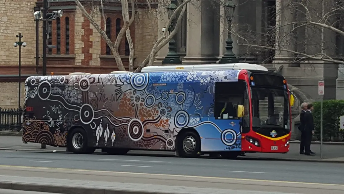 Avustralya’da yakıt krizi önlemi: İki eyalette toplu taşıma ücretsiz oldu