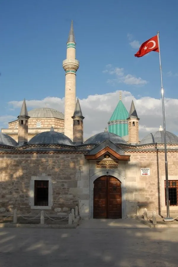 İşte kare kare Mevlana Dergahı