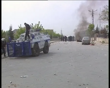 Gaz bombalı yıkım