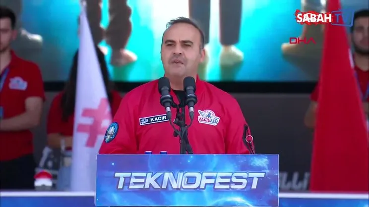 Bakan Kacır'dan göğüs kabartan açıklamalar: Türk milletinin devri yeniden başlıyor