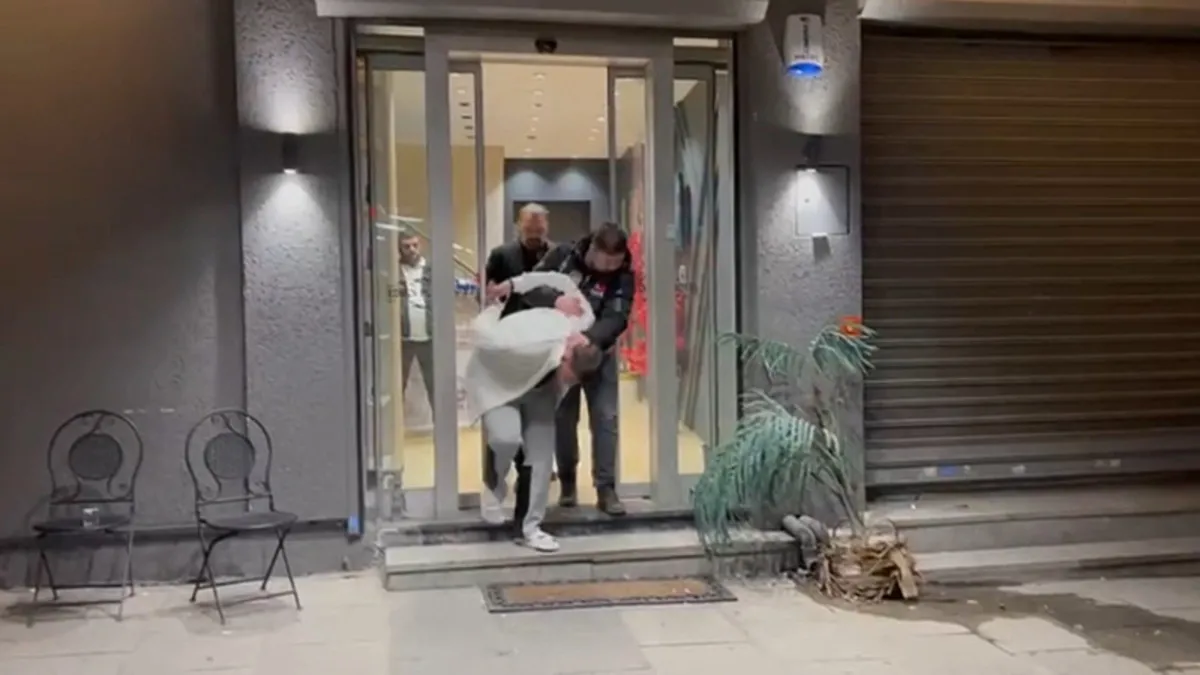 İşyerine Molotof atıp 26 milyon lira haraç isteyen 12 kişi yakalandı! Yeni nesil çetelere ertesi gün operasyonu İşyerine Molotof atıp 26 milyon lira haraç isteyen 12 kişi yakalandı! Yeni nesil çetelere ertesi gün operasyonu