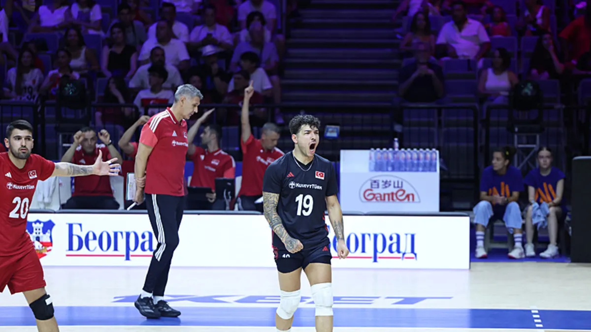 A Milli Erkek Voleybol Takımı oyuncuları sevinirken