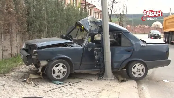 Eskişehir’de virajı alamayan otomobil ağaç ve direğe çarparak durabildi | Video