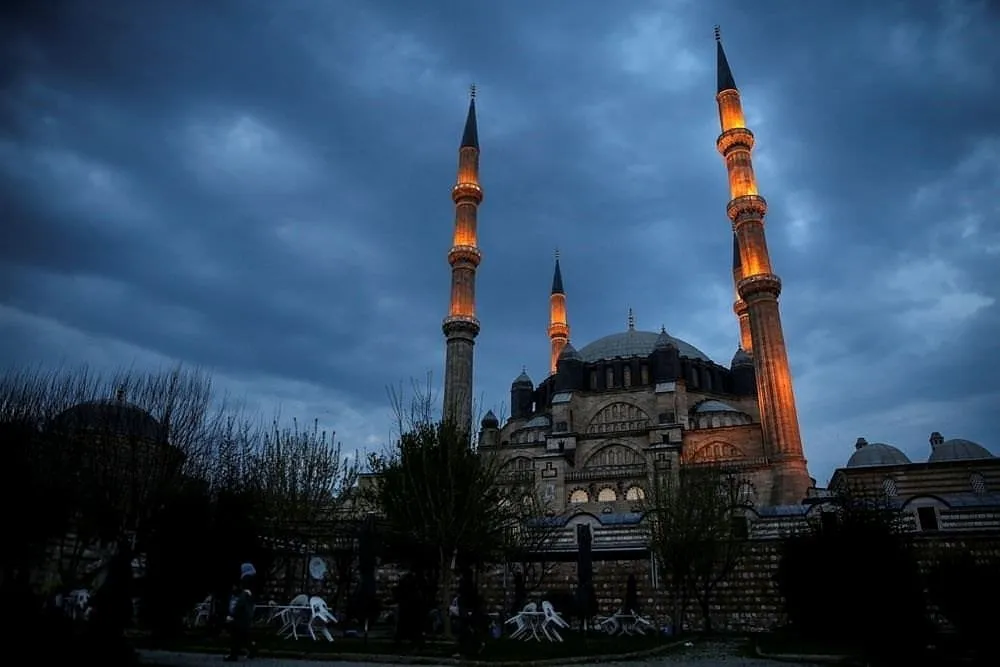 RAMAZAN VE KURBAN BAYRAMI TARİHLERİ 2025 Takvimi ile Ramazan