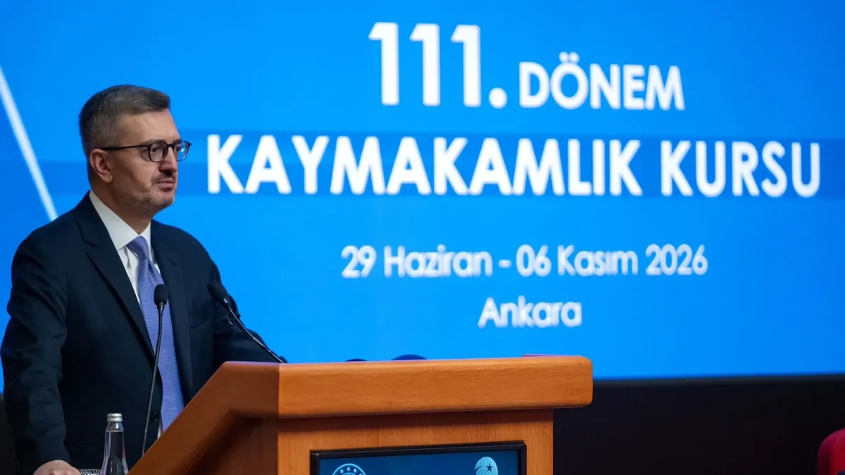 İletişim Başkanı Duran’dan 111. Dönem Kaymakamlık Kursu paylaşımı: Bu sorumluluğun merkezinde insanı önceleyen yönetim anlayışı bulunuyor”
