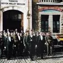 Cumhuriyet ilan edildi