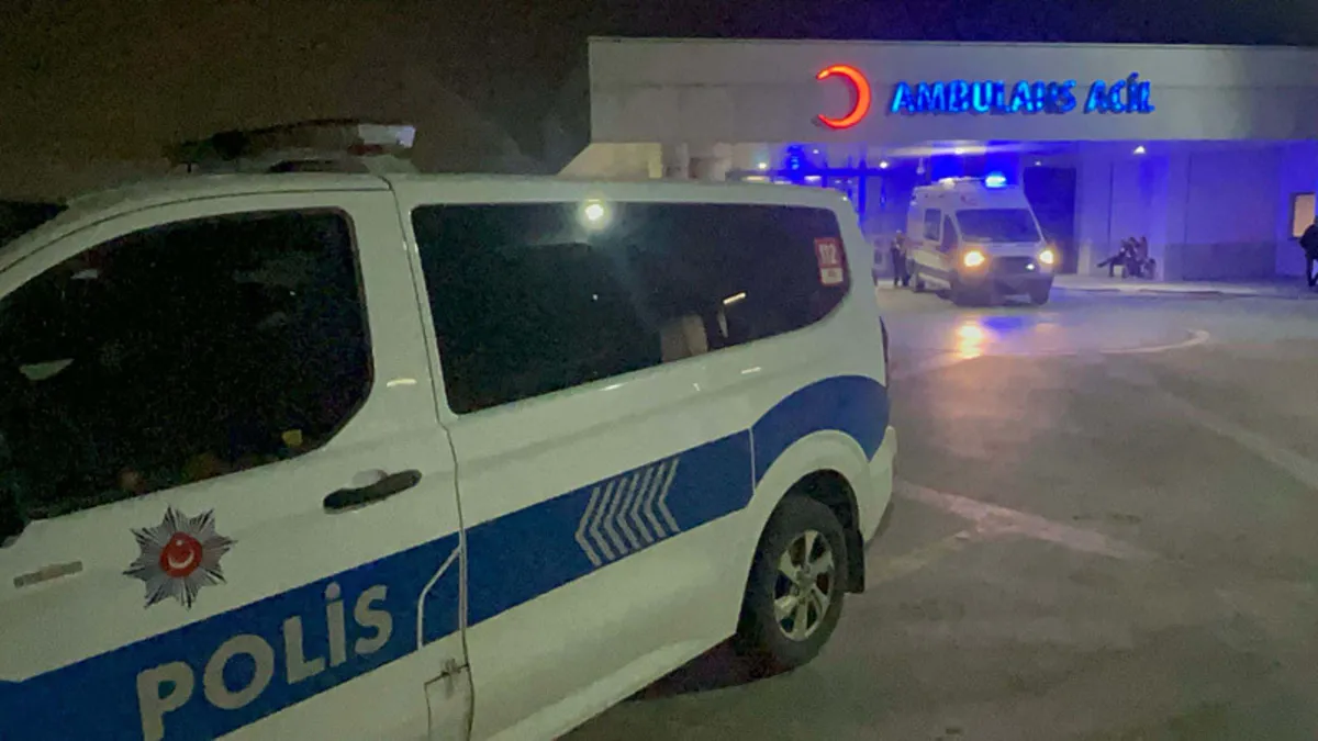 Kayseri’de kan donduran olay! Damat ile kayınpeder arasında silahlı kavga: 3 yaralı Kayseri’de kan donduran olay! Damat ile kayınpeder arasında silahlı kavga: 3 yaralı