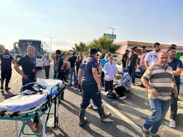 Manisa Turgutlu’da işçi servisi devrildi: 25 yaralı