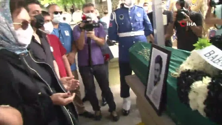 Ünlü Yeşilçam oyuncusu Kartal Tibet son yolculuğuna dualarla böyle uğurlandı