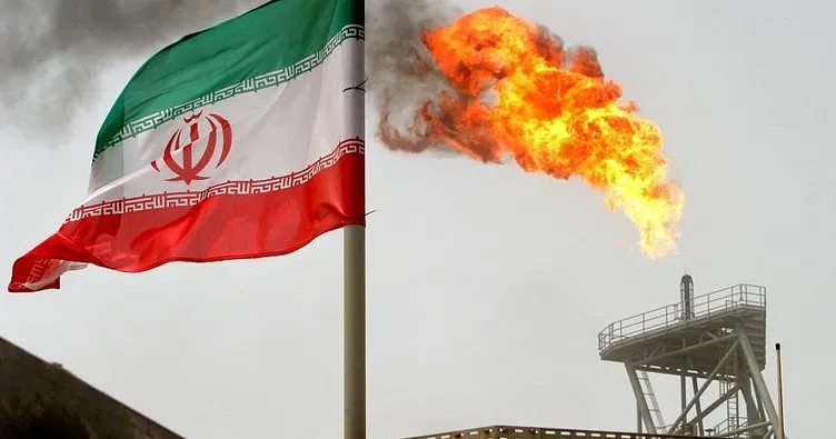 Tahran’da bakanlık önünde kendisini yaktı