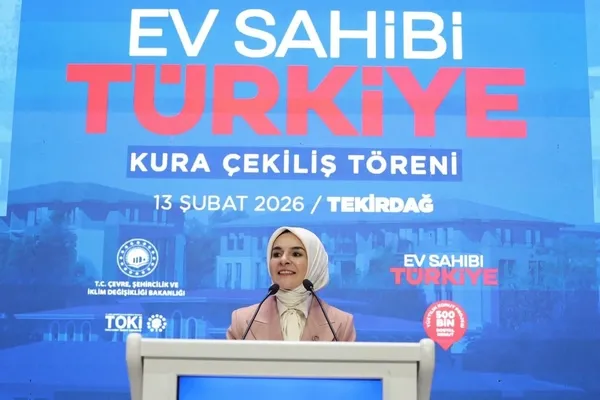 bakan-goktas-tekirdagda-konut-kurasina-katildi-6-bin-865-aile-yeni-yuvasina-kavusuyor-1771009545251.jpg