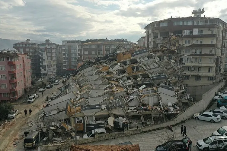 Son dakika haberi: 1999 Gölcük depreminden kurtulan Kerem Aktürkoğlu Hatay’da! İşte o görüntüler...