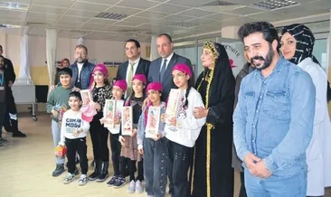 Hasta çocukları gülümsettiler