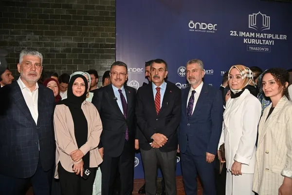 23-imam-hatipliler-kurultayi-trabzonda-yapildi-bu-okullarin-ikinci-kurucusu-cumhurbaskani-erdogan-1788607927675.jpg