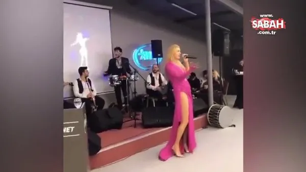 Tuğba Özay derin yırtmaçlı elbisesiyle 'Sil Baştan' şarkısını seslendirdi! O performansı sosyal medyaya damga vurdu! | Video