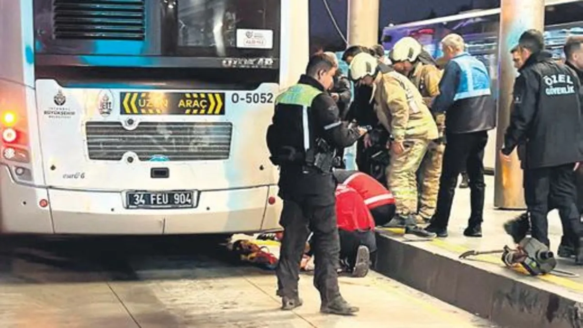 Metrobüs kadının ayağını ezdi