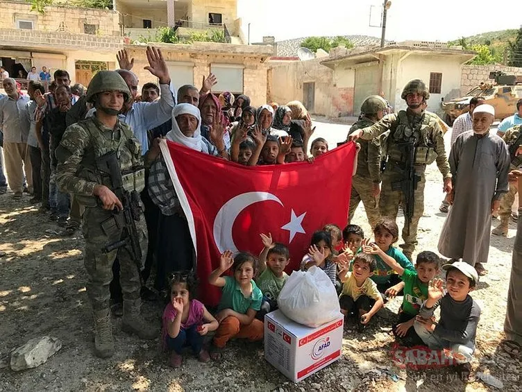 Mehmetçik Afrin’de halkın yaralarını sarıyor...
