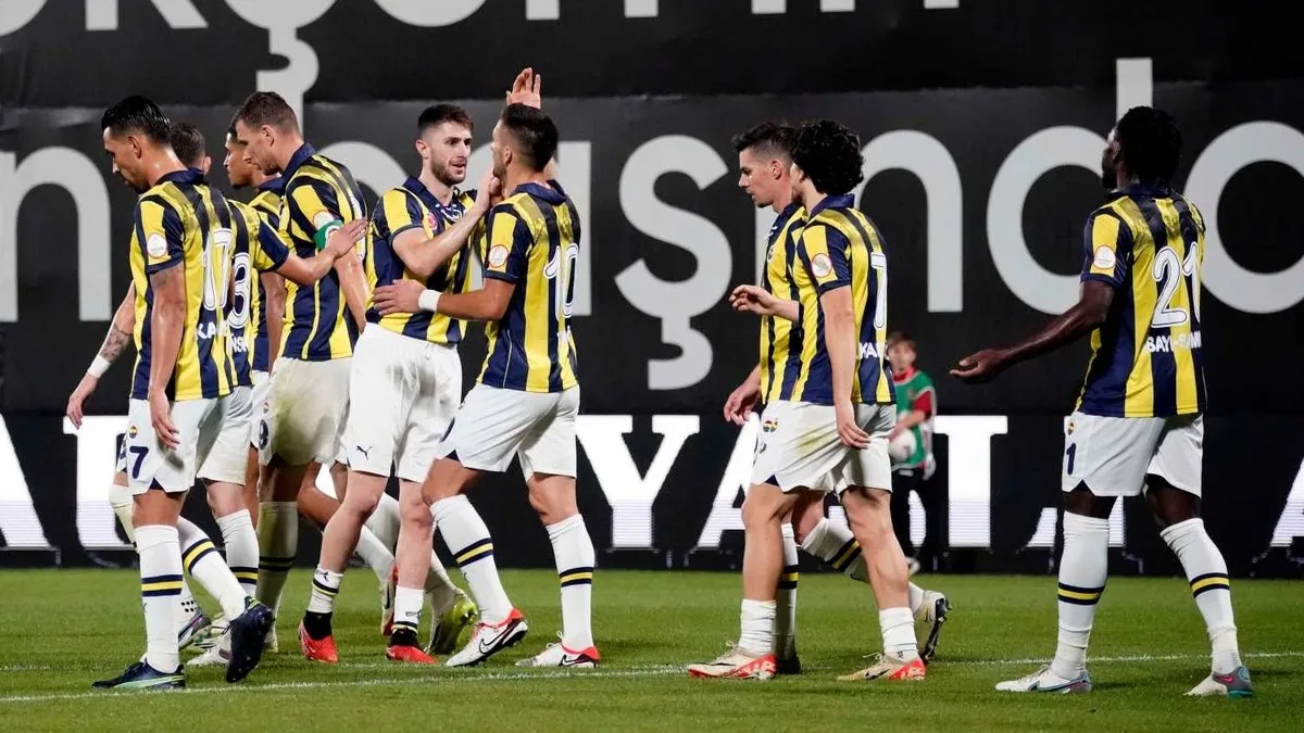 SON DAKİKA FENERBAHÇE HABERİ: Kanarya'da 8 ayrılık birden