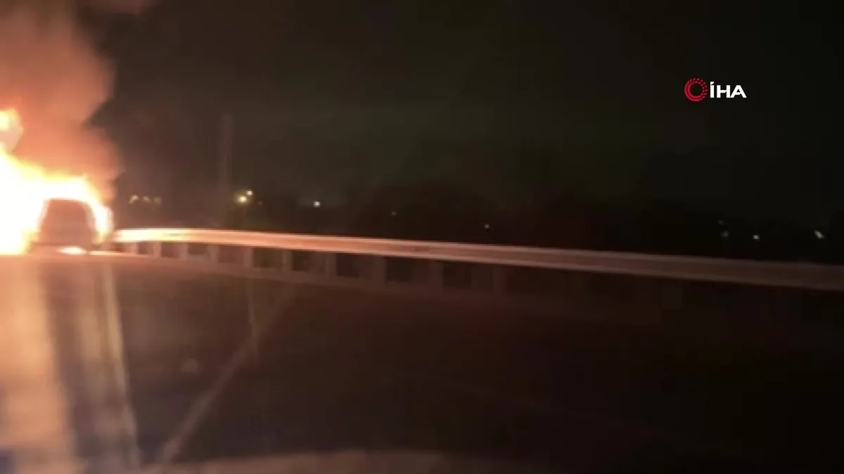 Ankara’da seyir halindeki araç alev topuna döndü | Video videosunu izle Ankara’da seyir halindeki araç alev topuna döndü | Video videosunu izle