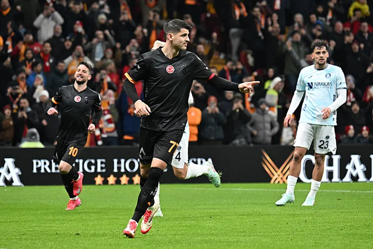 Son dakika haberi: Galatasaray - Adana Demirspor maçı yarıda kaldı! Oyuncular sahadan çekildi...