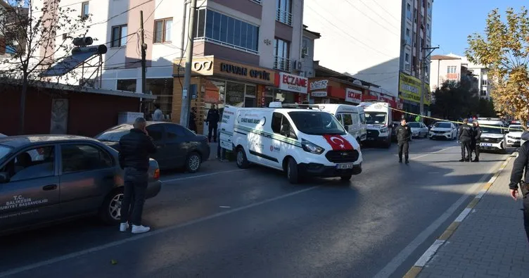 Yer Balıkesir: Husumetlisini sokak ortasında öldürdü!