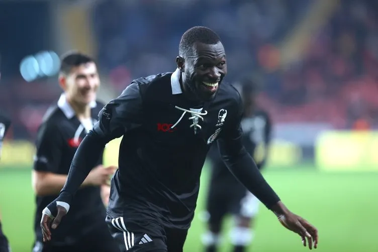 Son dakika Beşiktaş haberi: Sergen Yalçın resmen açıkladı! Feyyaz Uçar müjdeyi vermişti...