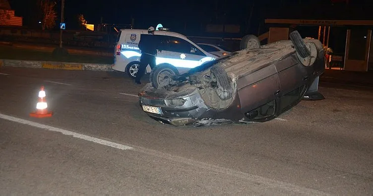 Adana’da otomobil devrildi: 1 yaralı
