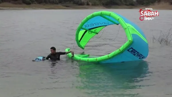 Adana'da Seyhan Baraj Gölü'nde mahsur kalan sörfçü şampiyon çıktı | Video