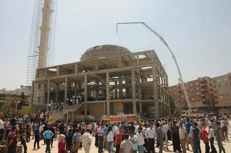 Cami inşaatında feci kaza