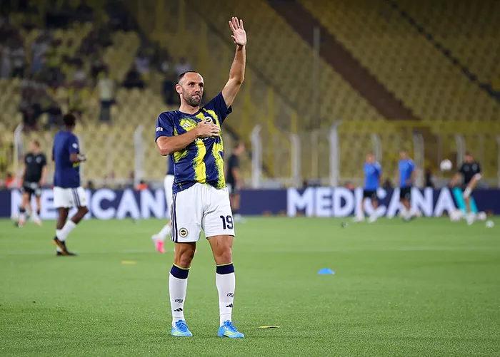 canli-uefa-sampiyonlar-liginde-fenerbahce-sturm-graz-maci-1785954424734.jpeg