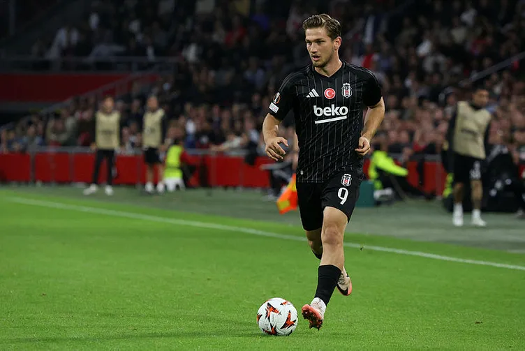 SON DAKİKA HABERİ: Beşiktaş dünya yıldızını yeniden istiyor! Hasan Arat’tan devre arası bombası… Semih Kılıçsoy’a da talip var!