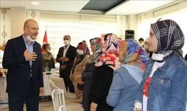 Diyarbakır annelerinden, Bakan Soylu’ya sürpriz doğum günü kutlaması