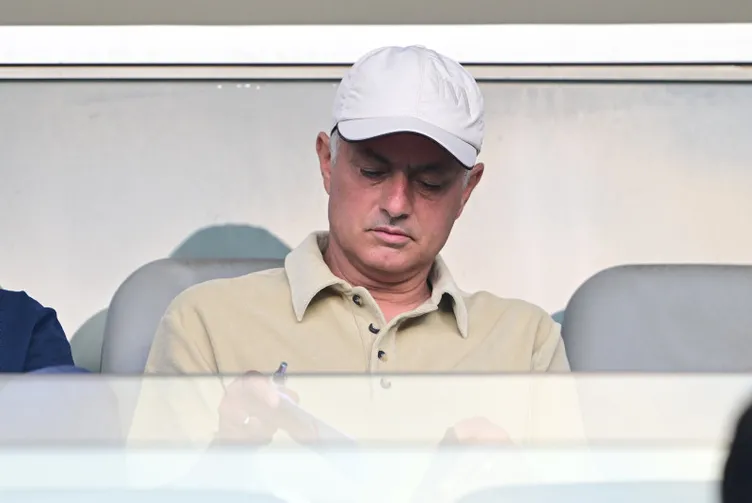 SON DAKİKA FENERBAHÇE HABERLERİ: Ferdi Kadıoğlu’nun gitmek istemesinin sebebi ortaya çıktı! Meğer Jose Mourinho…