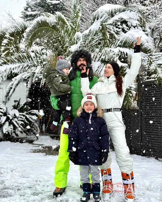 Ünlü oyuncu Fahriye Evcen 5 yaşındaki oğlu Karan’a poz verdi! İşte o eğlenceli paylaşımlar!