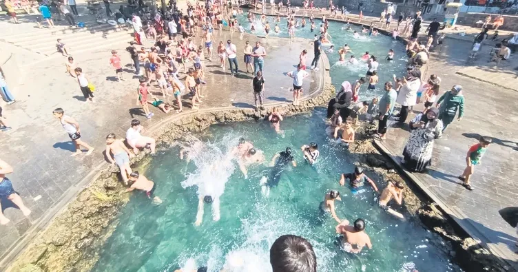 Önce havuz keyfi sonra ciğer ziyafeti