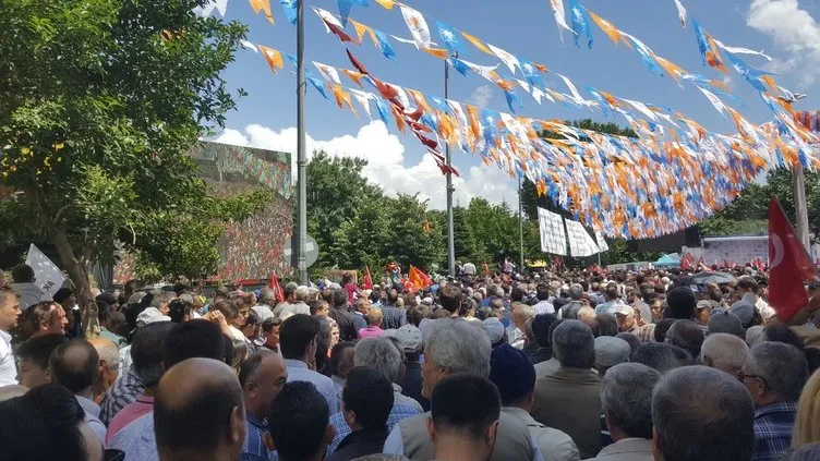 Vatandaşlar Cumhurbaşkanı Erdoğan'ı Isparta'da coşkuyla karşıladı