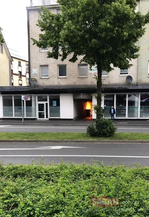 Almanya’da cami kundaklandı