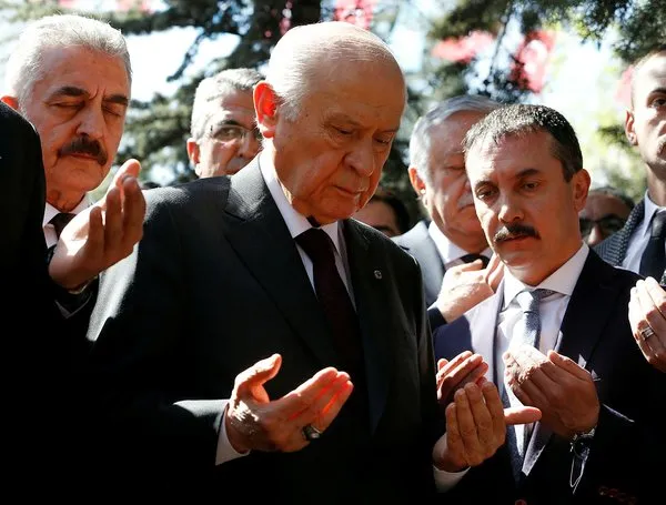 Alparslan Türkeş vefatının 21. yıldönümünde mezarı başında anıldı