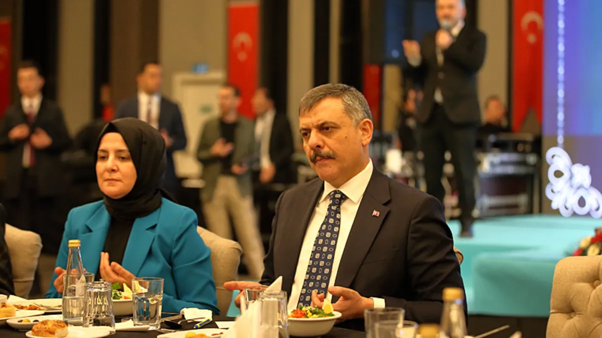 Bakan Çiftçi Çorum’da iftar sofrasında konuştu: “Kararlı yürüyüşümüzü kimse durduramayacak